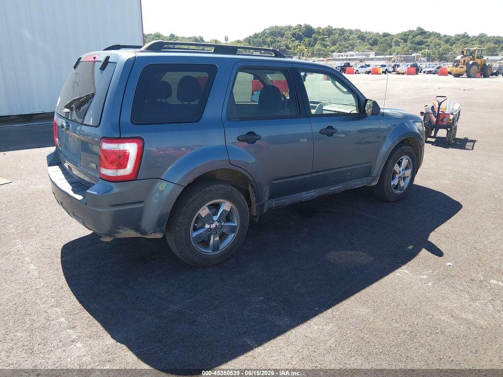 1FMCU9DG8BKB13713 2011 FORD ESCAPE photo no. 2