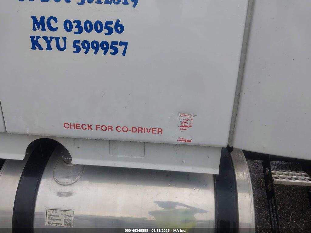 4V4NC9EH8JN885086 2018 VOLVO VNL photo no. 11