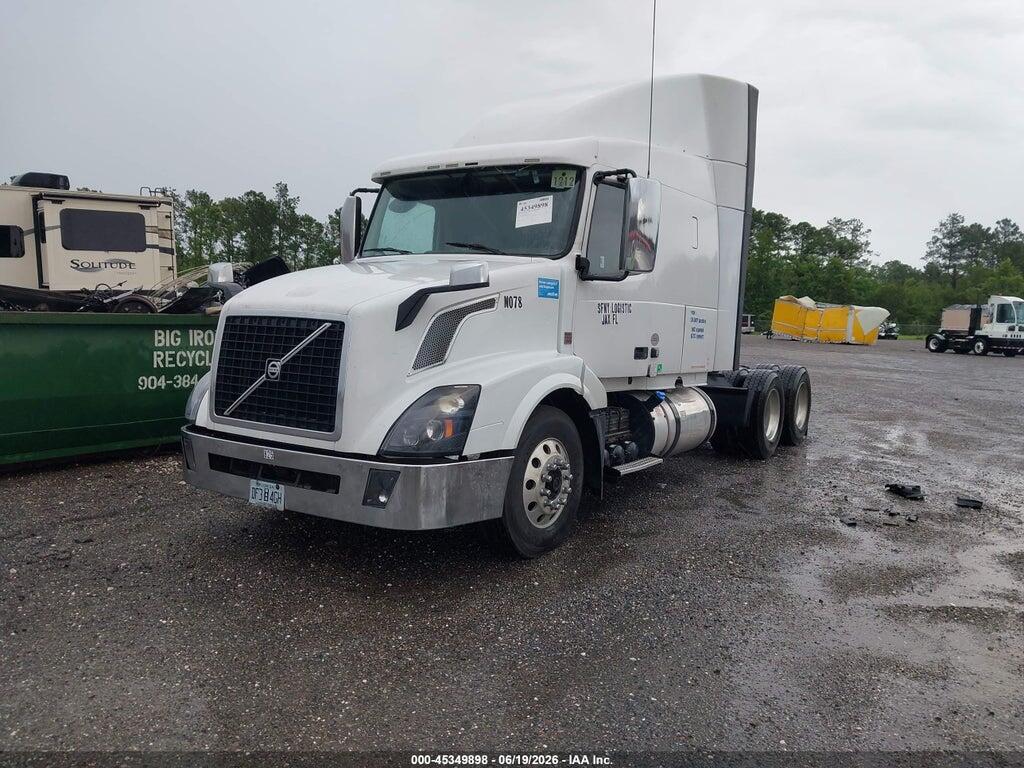 4V4NC9EH8JN885086 2018 VOLVO VNL photo no. 2