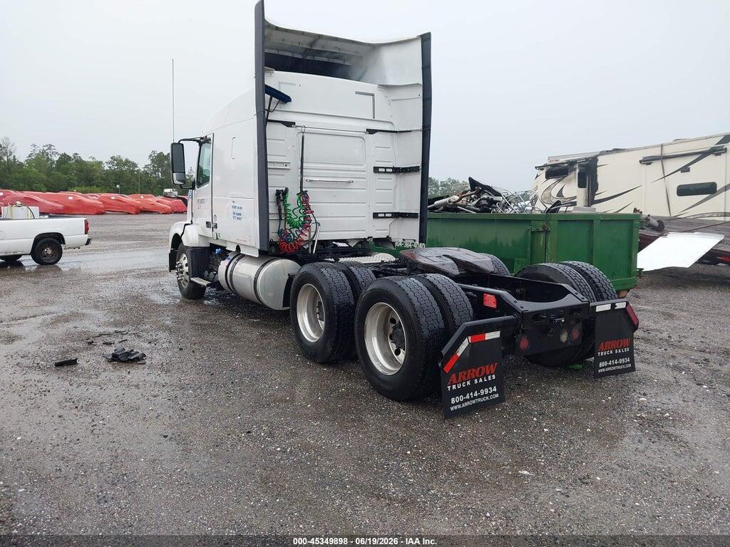 4V4NC9EH8JN885086 2018 VOLVO VNL photo no. 3