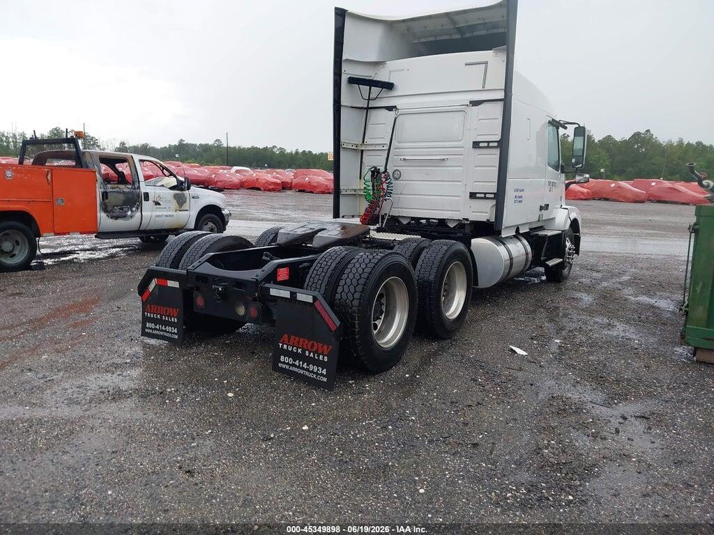 4V4NC9EH8JN885086 2018 VOLVO VNL photo no. 4