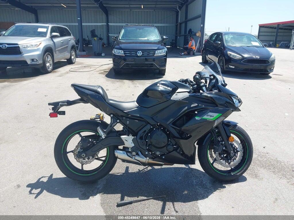ML5EXER10SDAE7446 2025 KAWASAKI EX650 photo no. 12