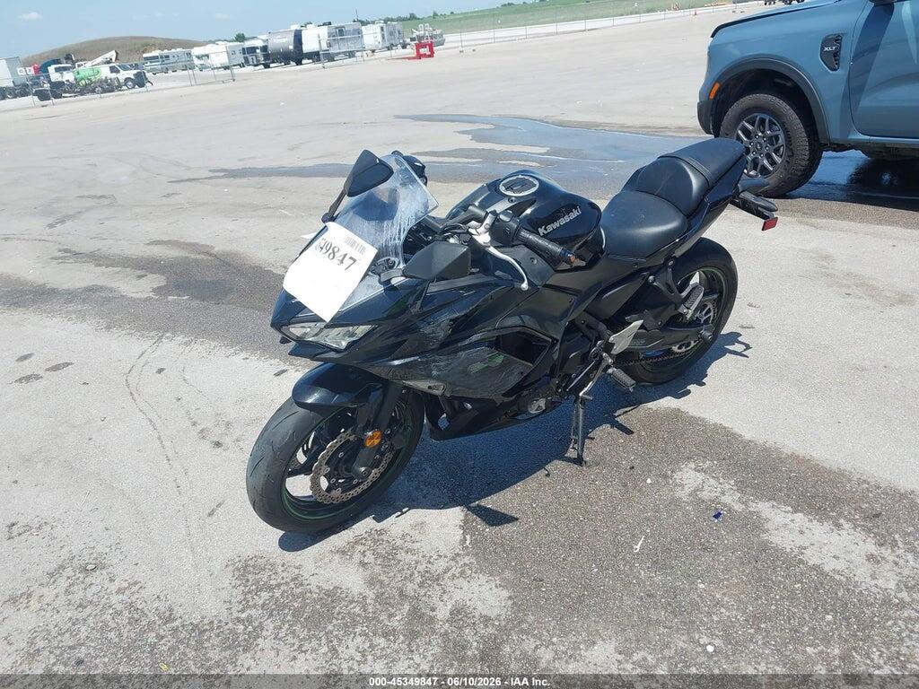 ML5EXER10SDAE7446 2025 KAWASAKI EX650 photo no. 2