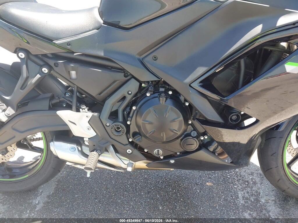 ML5EXER10SDAE7446 2025 KAWASAKI EX650 photo no. 8