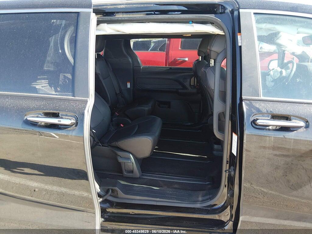 5TDCSKFC1RS118900 2024 TOYOTA SIENNA photo no. 8
