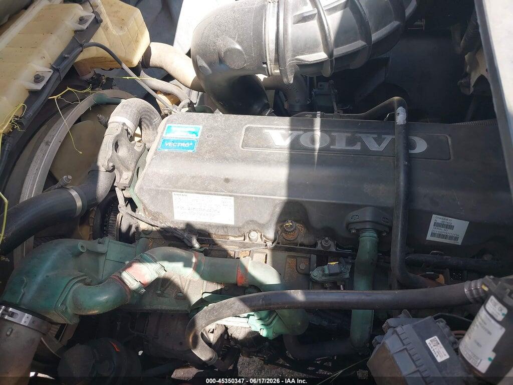 4V4NC9DG3GN967602 2016 VOLVO VN photo no. 9