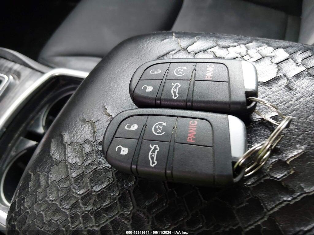 2C3CCAAG2JH275294 2018 CHRYSLER 300 photo no. 11