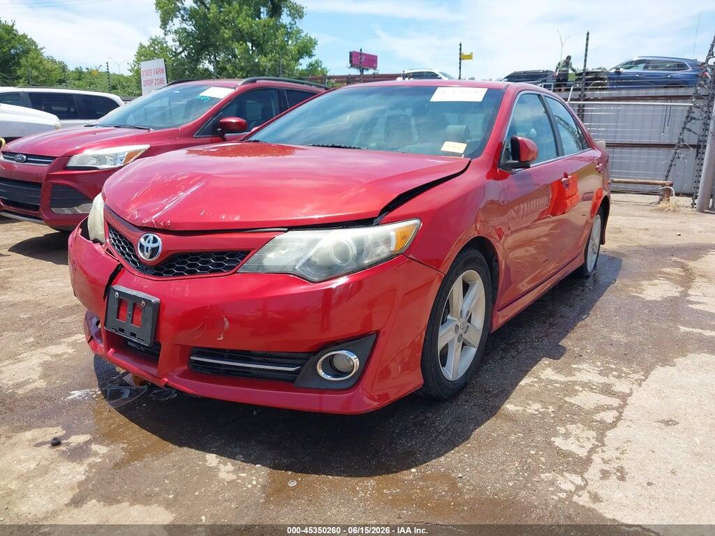 4T1BF1FK2EU736696 2014 TOYOTA CAMRY photo no. 2