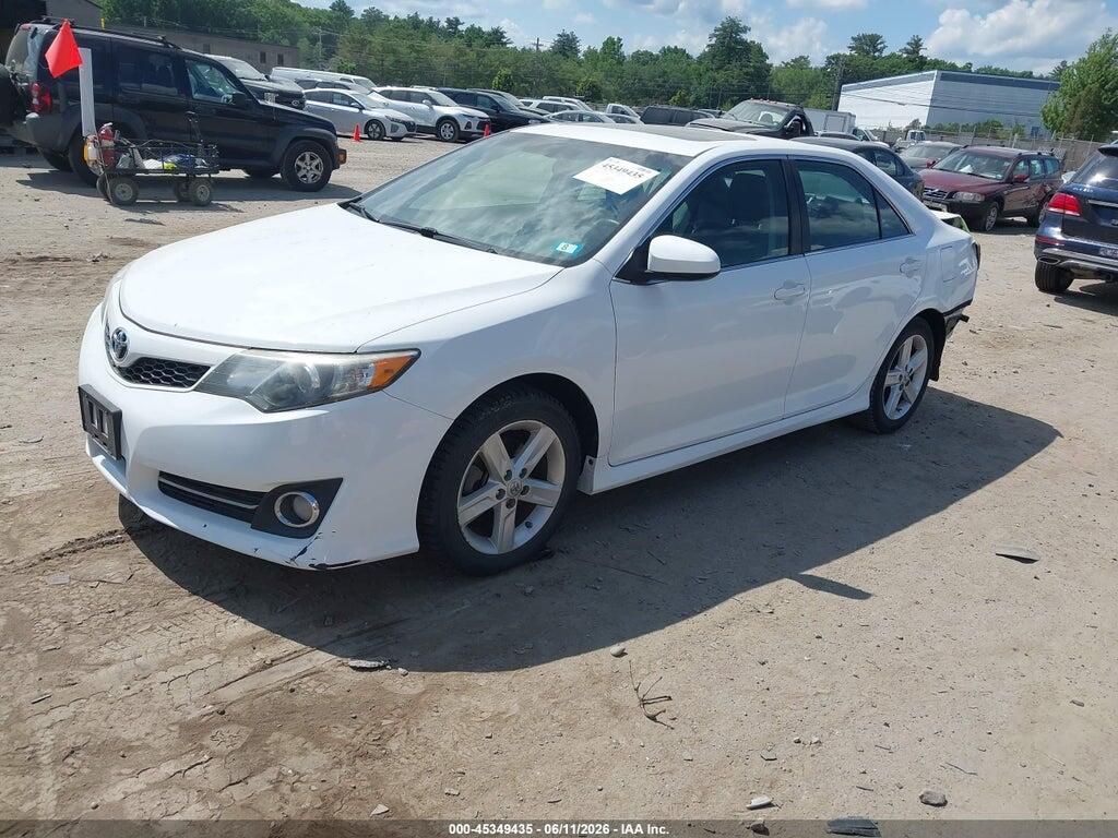 4T1BF1FK2EU470354 2014 TOYOTA CAMRY photo no. 2