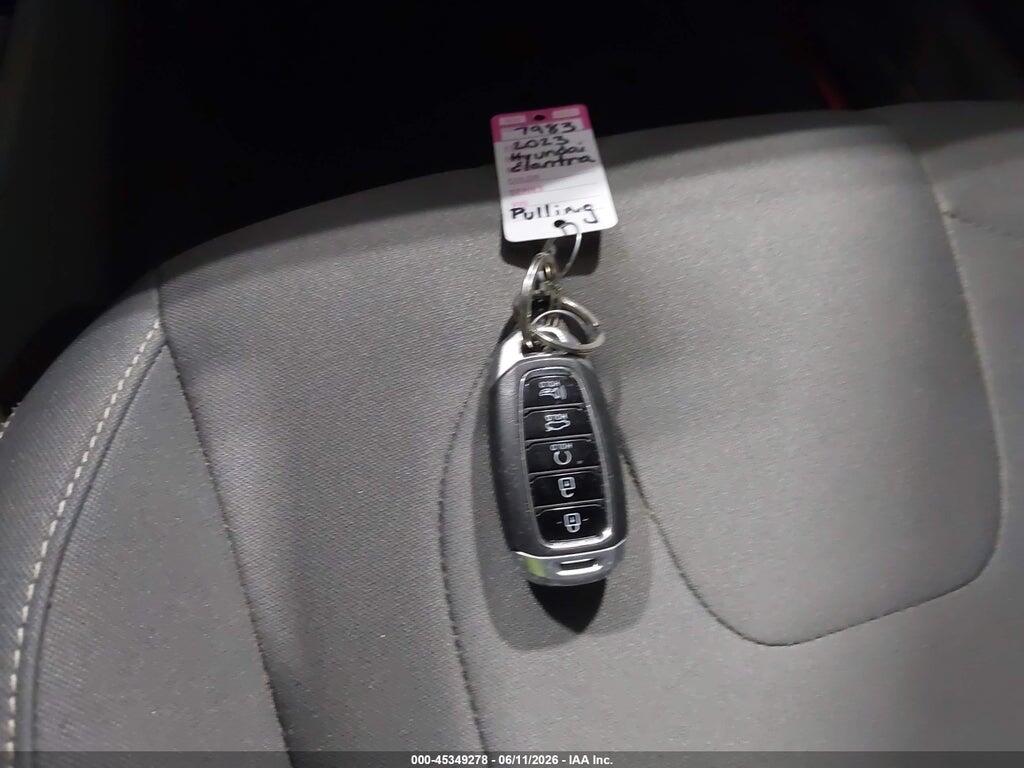 5NPLM4AG1PH104806 2023 HYUNDAI ELANTRA photo no. 11
