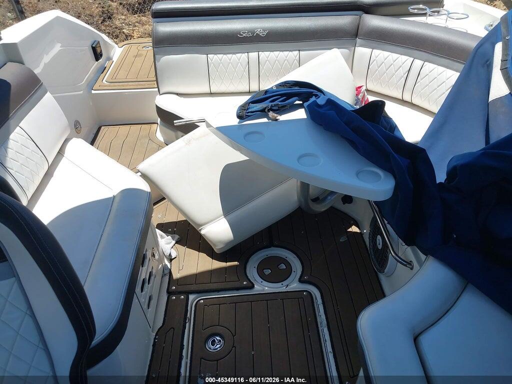 00000SERV2019K617 2017 SEA RAY 250 SLX photo no. 8