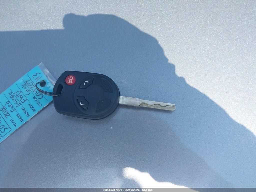 1FMCU0GDXJUC04207 2018 FORD ESCAPE photo no. 11
