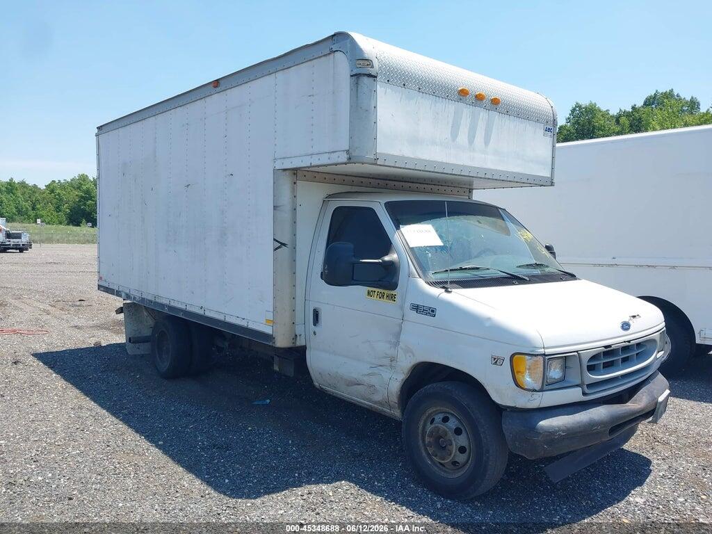 1FDWE35F22HB15368 2002 FORD E-350 CUTAWAY photo no. 1
