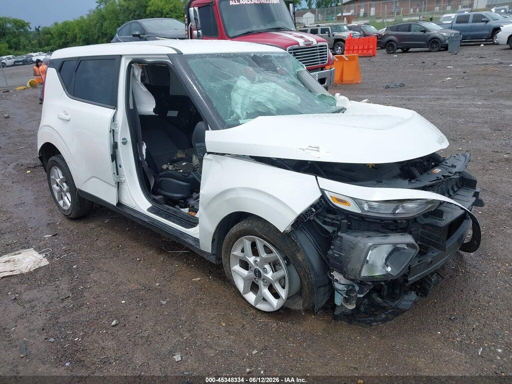 KNDJ23AU2N7161983 2022 KIA SOUL photo no. 1