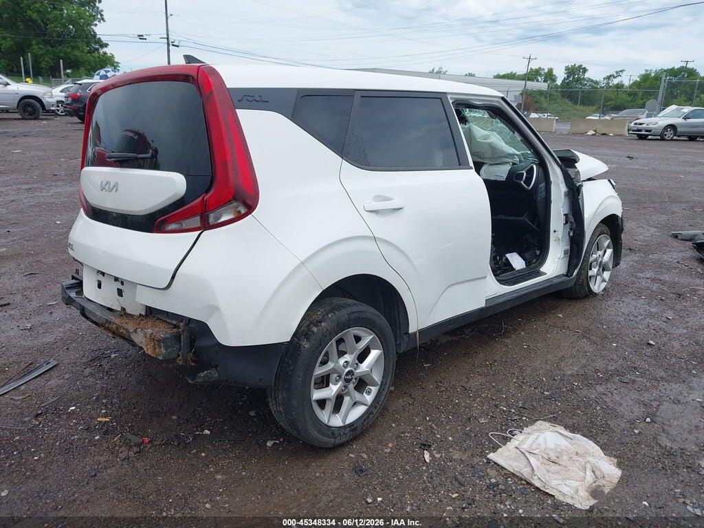 KNDJ23AU2N7161983 2022 KIA SOUL photo no. 4