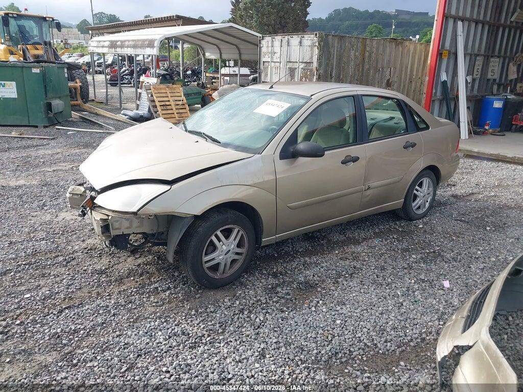 1FAFP3430YW302933 2000 FORD FOCUS photo no. 2