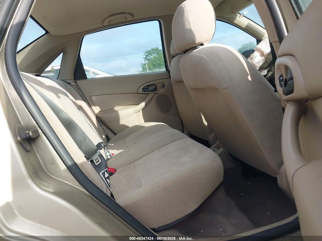 1FAFP3430YW302933 2000 FORD FOCUS photo no. 8