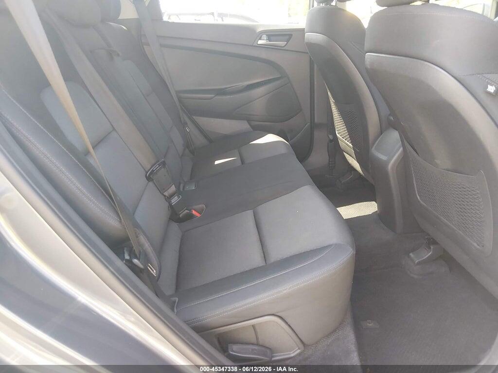 KM8J3CA48HU574859 2017 HYUNDAI TUCSON photo no. 8