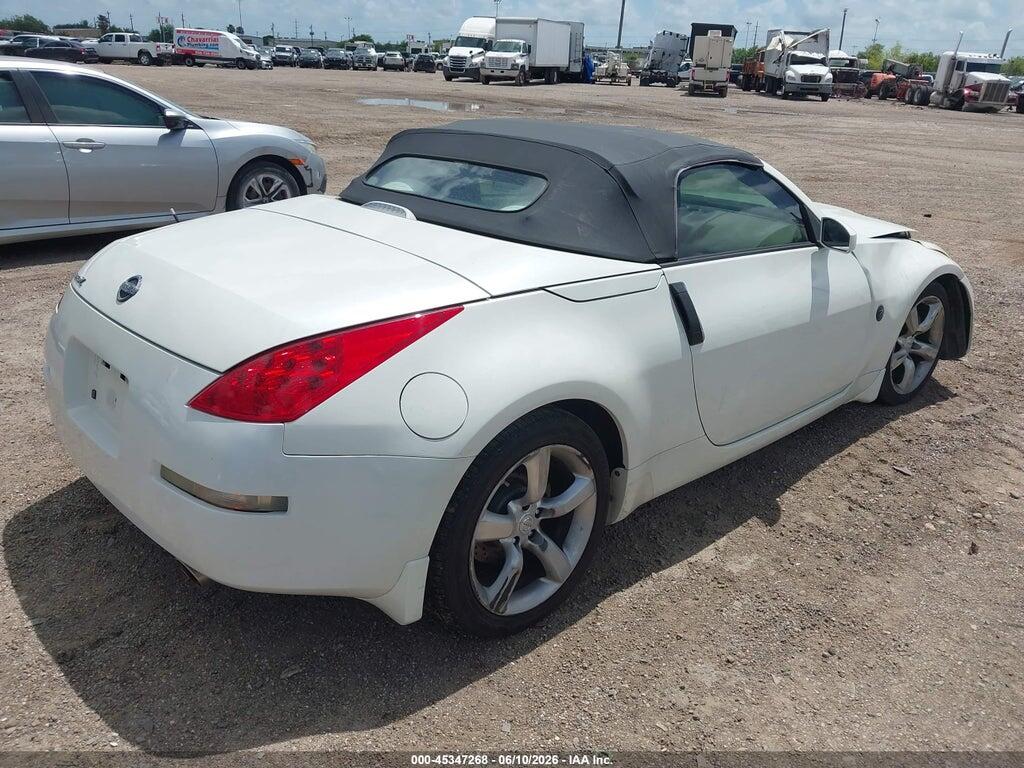 JN1BZ36A48M850091 2008 NISSAN 350Z photo no. 4