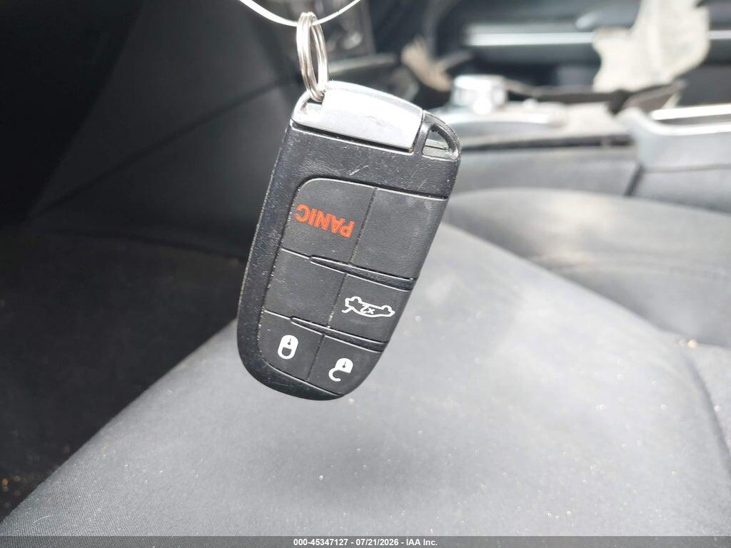 2C3CCAAG3KH704458 2019 CHRYSLER 300 photo no. 11