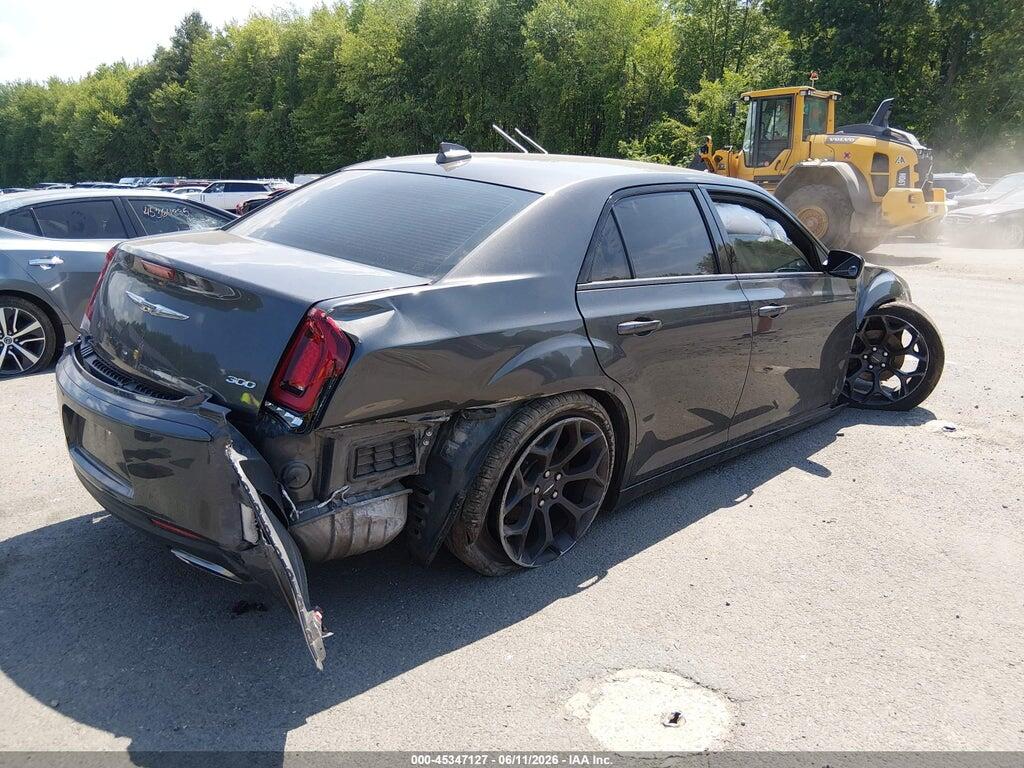 2C3CCAAG3KH704458 2019 CHRYSLER 300 photo no. 4