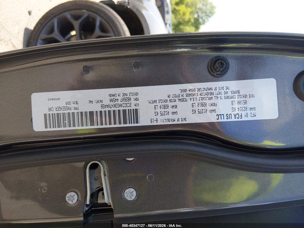 2C3CCAAG3KH704458 2019 CHRYSLER 300 photo no. 9