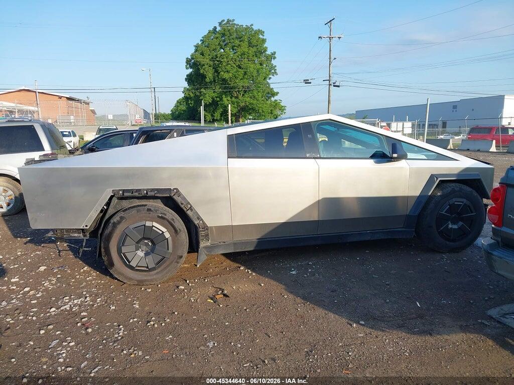 7G2CEHED5RA040740 2024 TESLA CYBERTRUCK photo no. 12