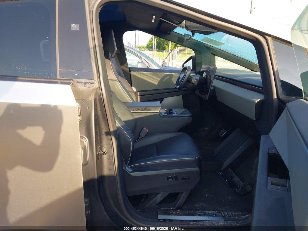 7G2CEHED5RA040740 2024 TESLA CYBERTRUCK photo no. 5