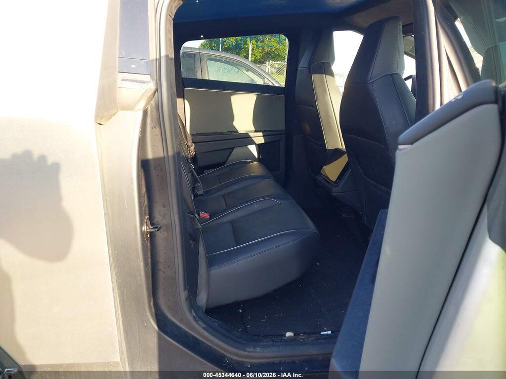 7G2CEHED5RA040740 2024 TESLA CYBERTRUCK photo no. 8