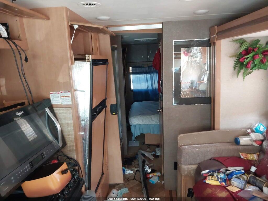 1F65F5DY0H0A02184 2017 FORD F53 THOR MOTOR HOME photo no. 8
