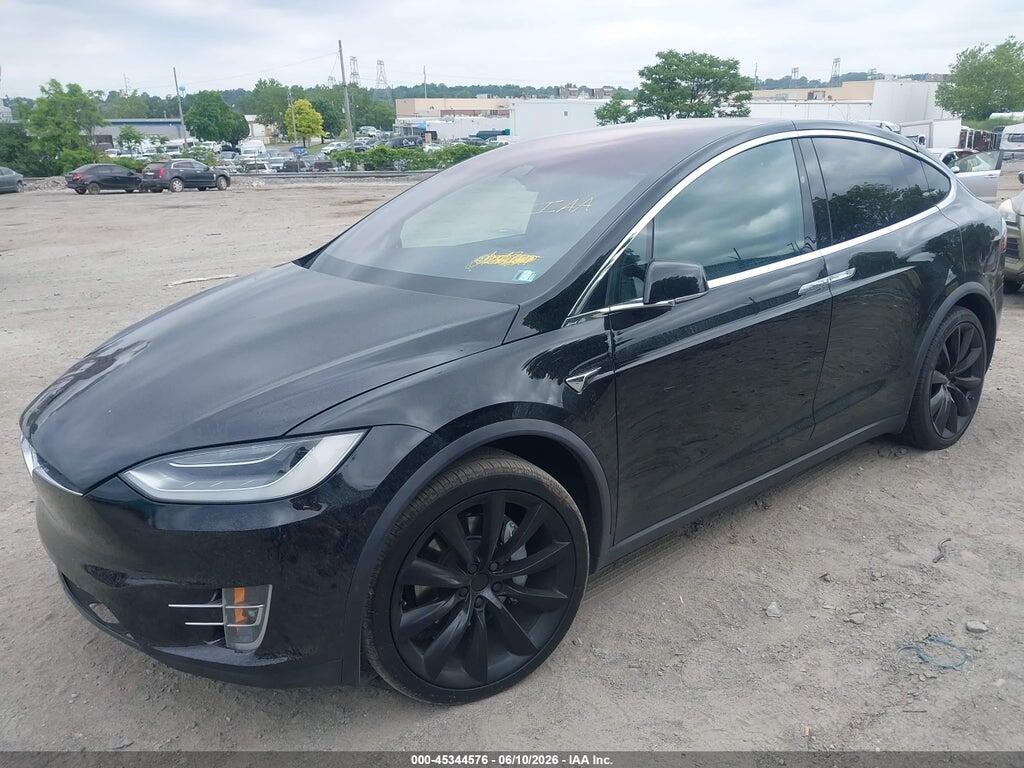 5YJXCDE28LF303668 2020 TESLA MODEL X photo no. 2