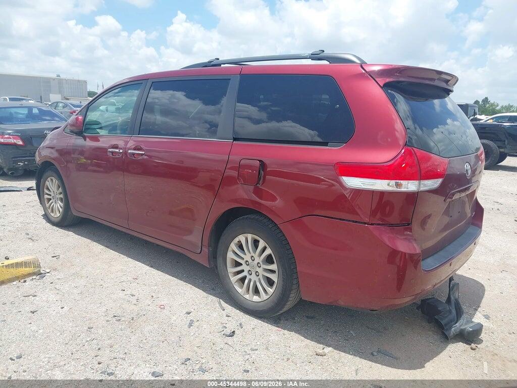 5TDYK3DCXDS354369 2013 TOYOTA SIENNA photo no. 3