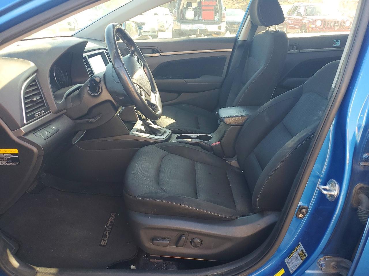 2019 HYUNDAI ELANTRA VALUE EDITION — Фото 7 из 12