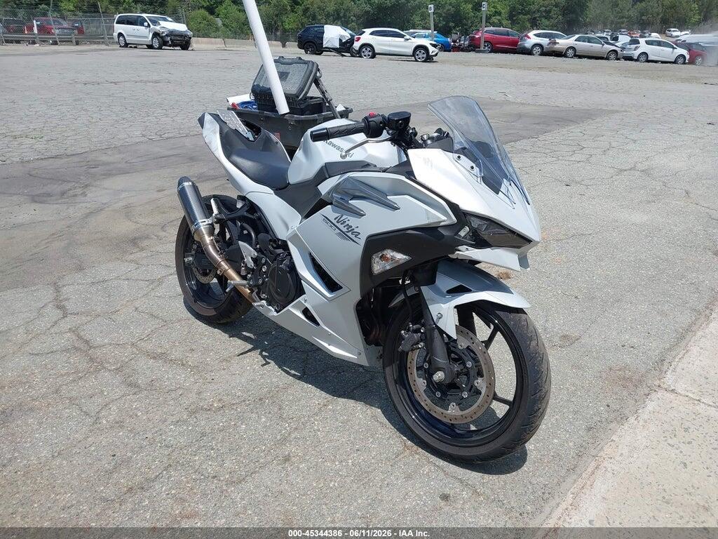 ML5EXGH1XSDA37444 2025 KAWASAKI EX500 photo no. 1