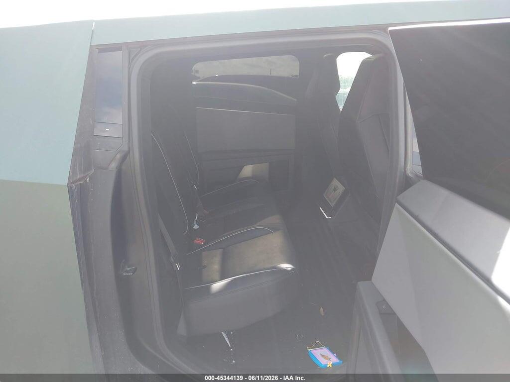 7G2CEHED0SA081332 2025 TESLA CYBERTRUCK photo no. 8