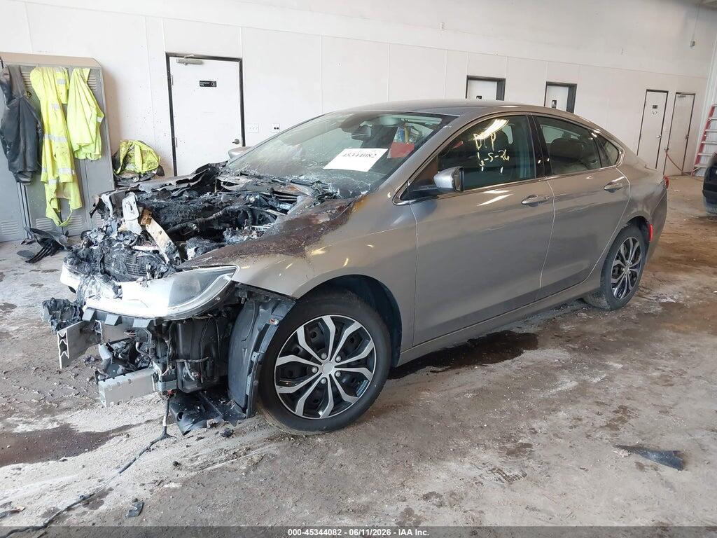1C3CCCAGXGN196810 2016 CHRYSLER 200 photo no. 2