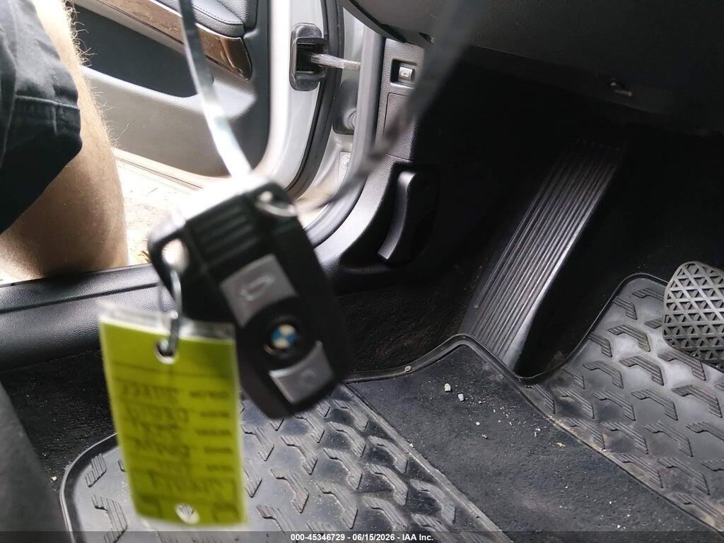 WBAPK7C52BF083680 2011 BMW 328I photo no. 11