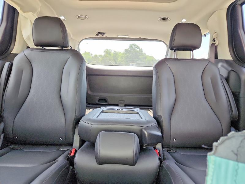 2026 KIA CARNIVAL SX — Фото 10 из 15