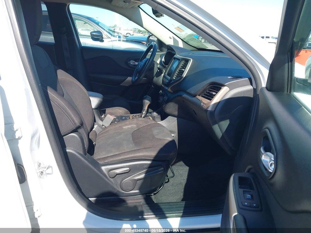 1C4PJMCB2HW567643 2017 JEEP CHEROKEE photo no. 5