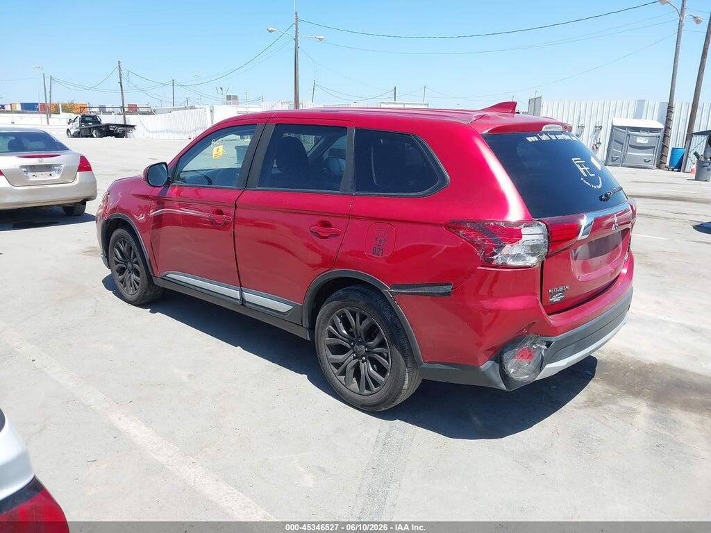 JA4AD3A36JZ040447 2018 MITSUBISHI OUTLANDER photo no. 3