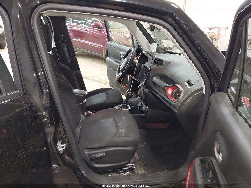 ZACNJDC16PPP25960 2023 JEEP RENEGADE photo no. 5
