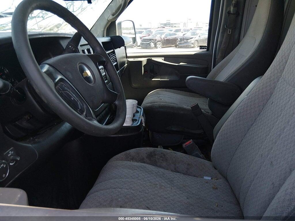 1GCWGGCF2F1263379 2015 CHEVROLET EXPRESS 2500 photo no. 5