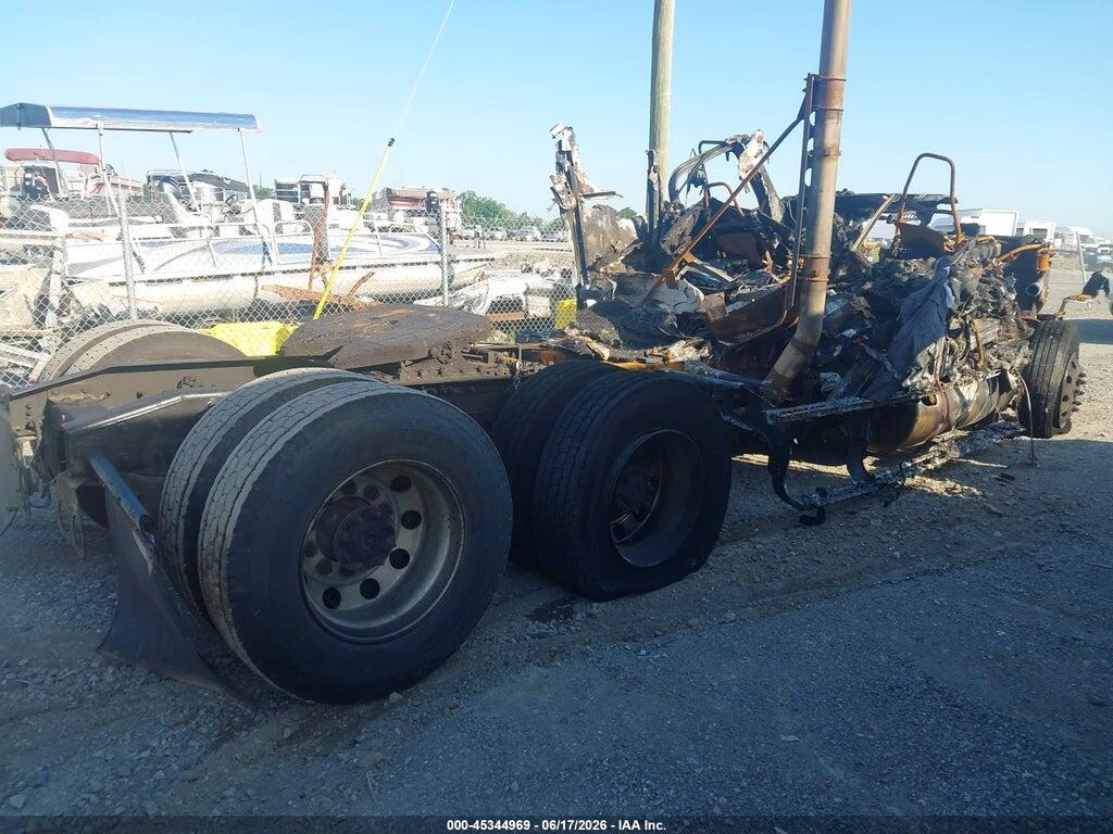 1FUJBBDR2ADAP2696 2010 FREIGHTLINER CONVENTIONAL photo no. 4