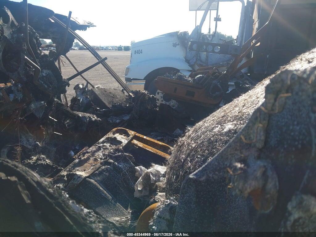 1FUJBBDR2ADAP2696 2010 FREIGHTLINER CONVENTIONAL photo no. 5