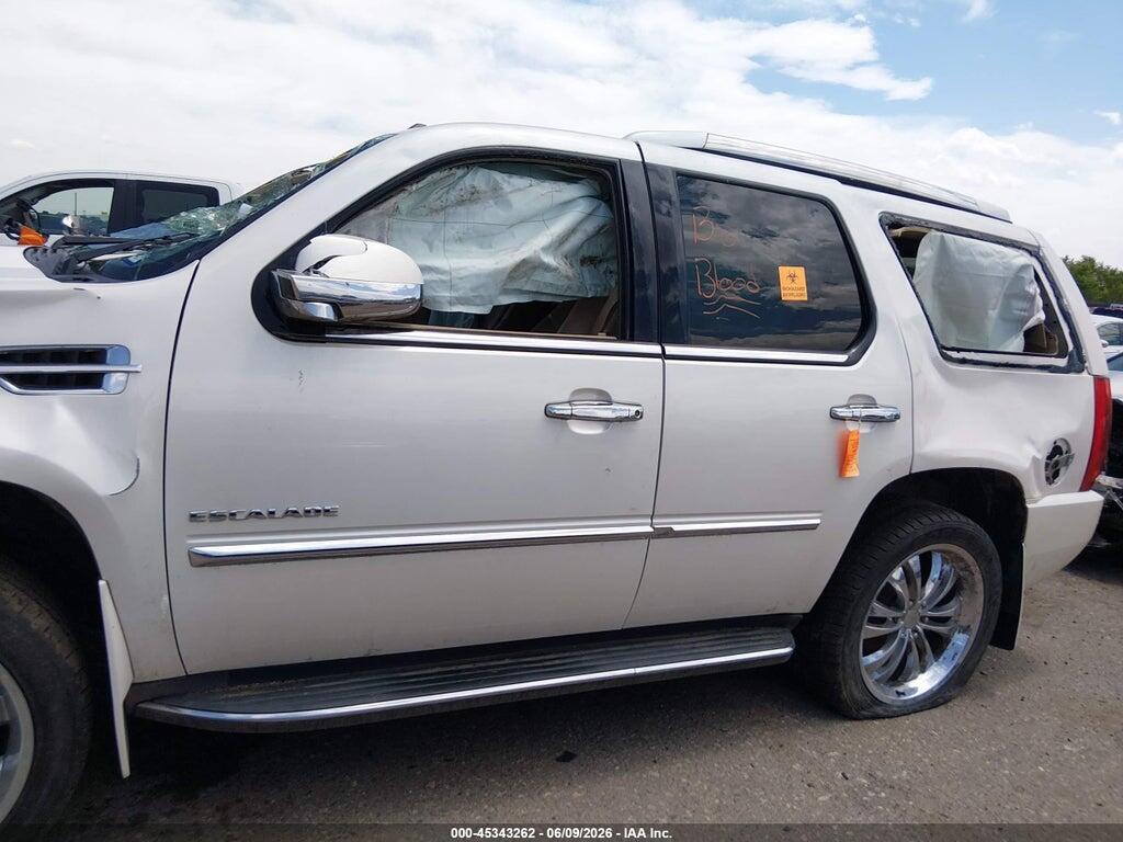 1GYS3BEF2BR111635 2011 CADILLAC ESCALADE photo no. 6