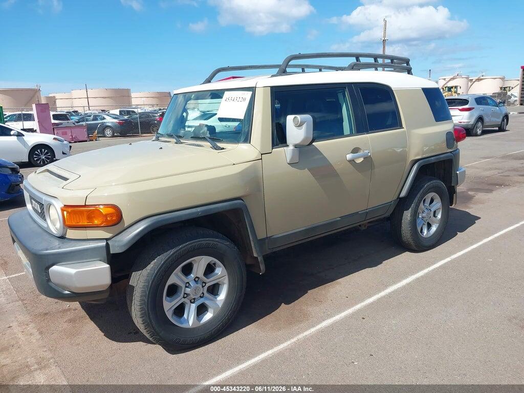 JTEBU4BF6EK187550 2014 TOYOTA FJ CRUISER photo no. 2