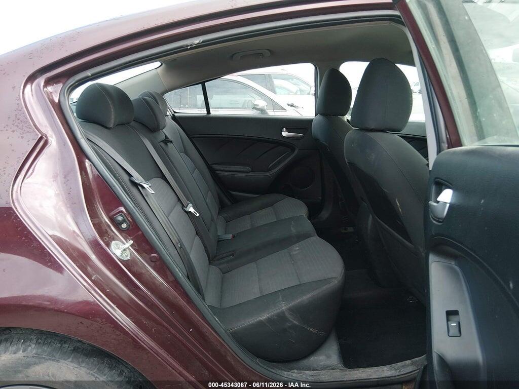 3KPFL4A76HE061229 2017 KIA FORTE photo no. 8
