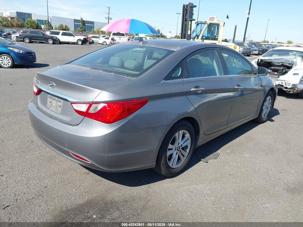 5NPEB4AC7DH672615 2013 HYUNDAI SONATA photo no. 4