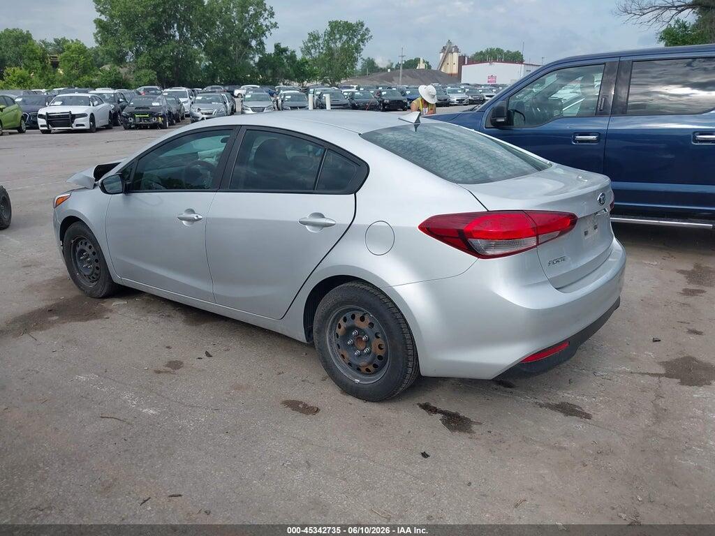 3KPFK4A76JE219223 2018 KIA FORTE photo no. 3