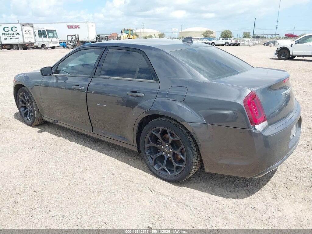 2C3CCAAG8KH676771 2019 CHRYSLER 300 photo no. 3
